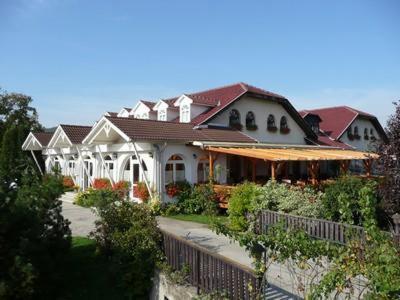 Sziget Hotel&Restaurant Tarján Dış mekan fotoğraf